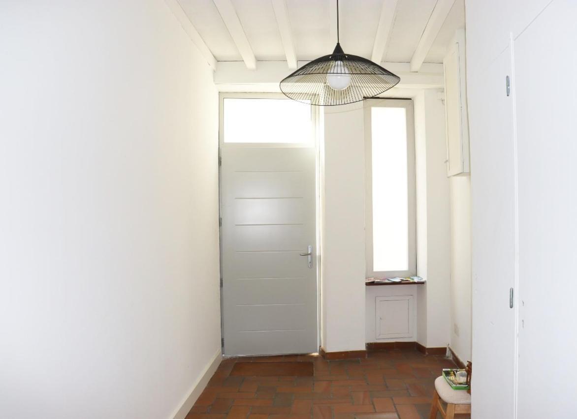 Charmant Studio En Plein Coeur De Tain L'Hermitage Екстериор снимка